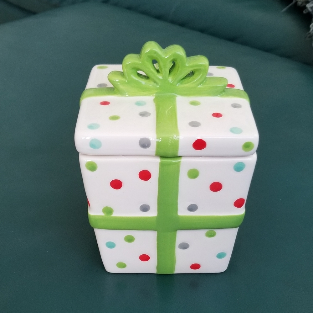 Ceramic gift box